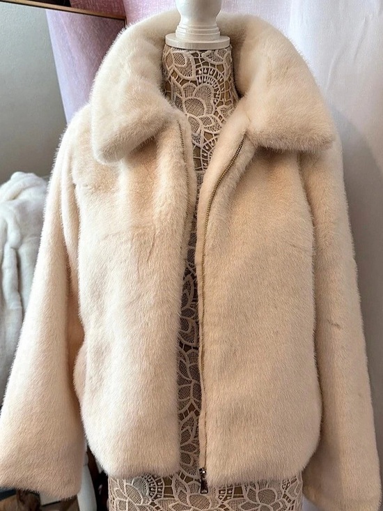 Christian Siriano Jackets & Blazers - Christian Siriano Faux Fur Jacket in Cream NWT